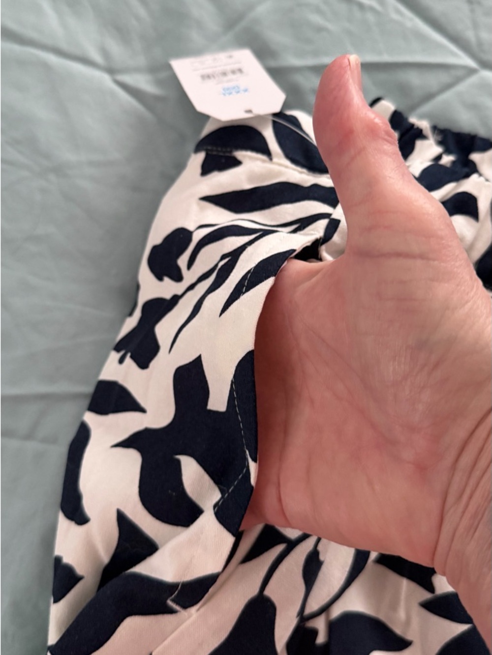 Navy blue  and White Floral  pull on Skirt - Picture 8 of 14